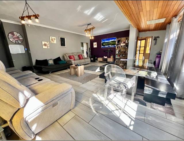4 BEDROOM HOUSE FOR SALE IN REWLATCH